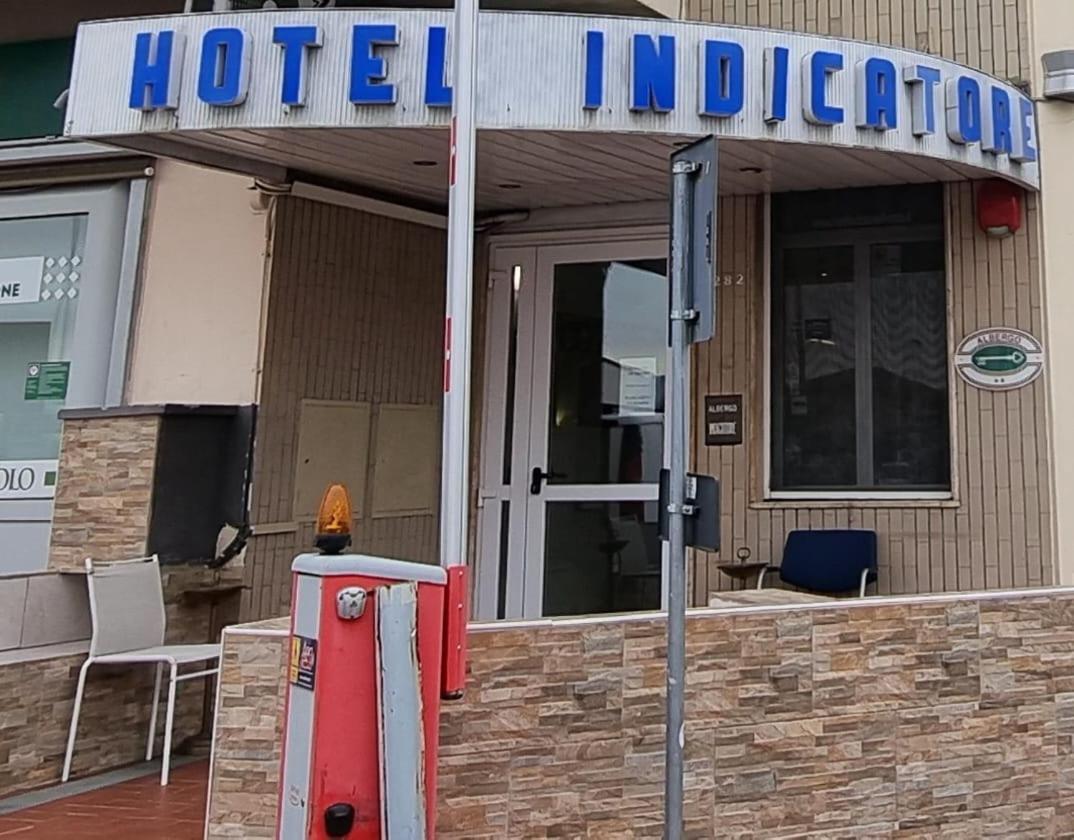 Hotel Indicatore Budget & Business At A Glance Кампи-Бизенцио Экстерьер фото