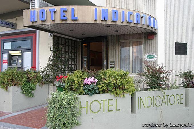 Hotel Indicatore Budget & Business At A Glance Кампи-Бизенцио Экстерьер фото